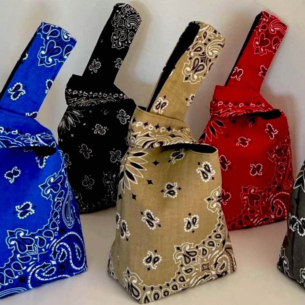 Yaito tan knot bag.